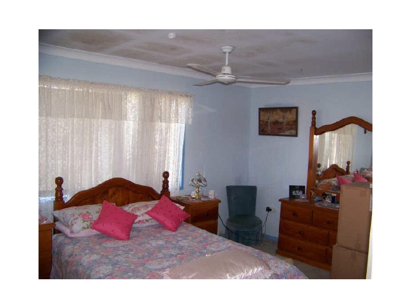 6 Newitt Street, Thabeban QLD 4670