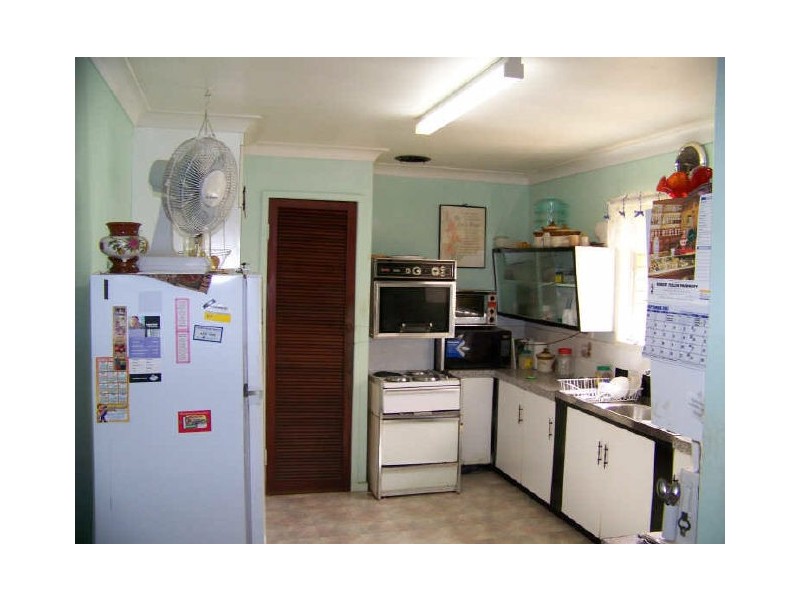 6 Newitt Street, Thabeban QLD 4670