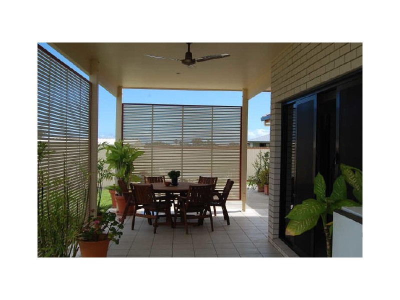 24 Bisdee Street, Coral Cove QLD 4670