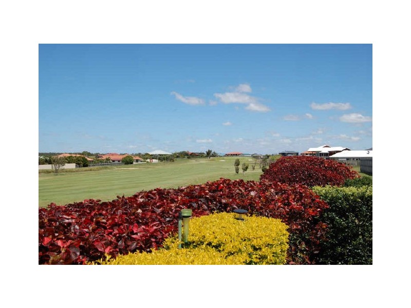 11 Belmonte Drive, Coral Cove QLD 4670