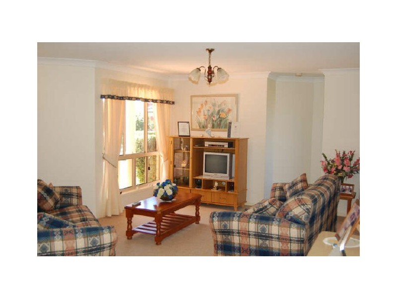 11 Belmonte Drive, Coral Cove QLD 4670