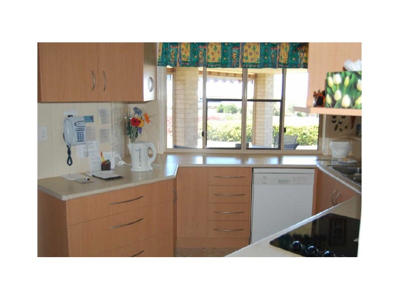 11 Belmonte Drive, Coral Cove QLD 4670