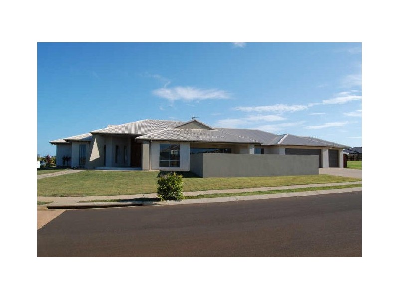 2 Parkside Parade, Bargara QLD 4670