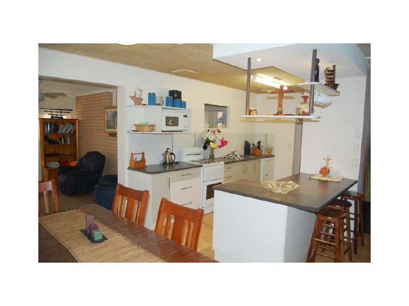 4 Newitt Street, Thabeban QLD 4670