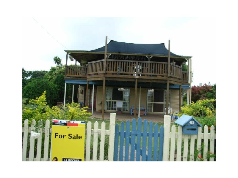 16 Kelly Street, Burnett Heads QLD 4670