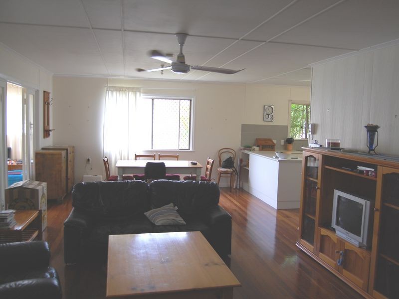 35 Baker Street, Kepnock QLD 4670
