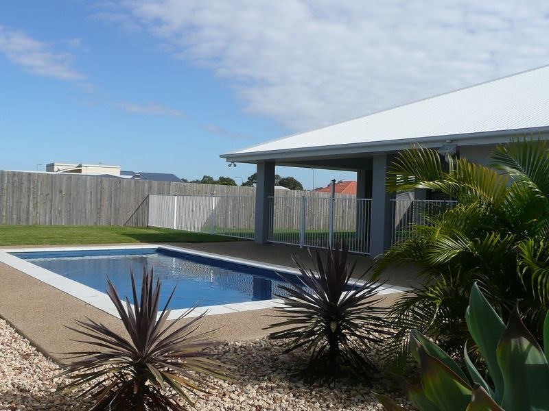 37 Bisdee Street, Coral Cove QLD 4670