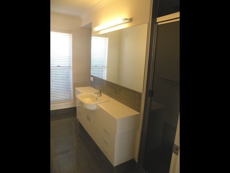 37 Bisdee Street, Coral Cove QLD 4670