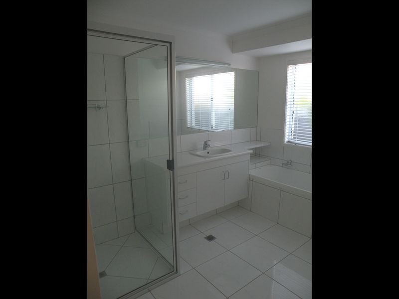 37 Bisdee Street, Coral Cove QLD 4670