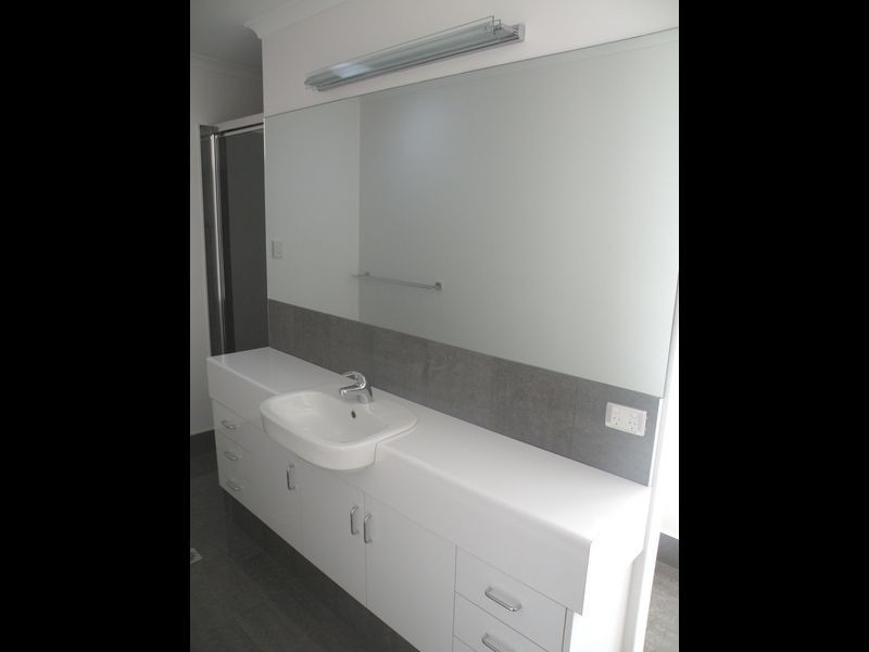 37 Bisdee Street, Coral Cove QLD 4670