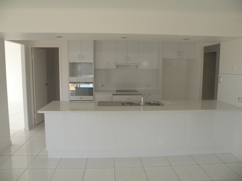 37 Bisdee Street, Coral Cove QLD 4670