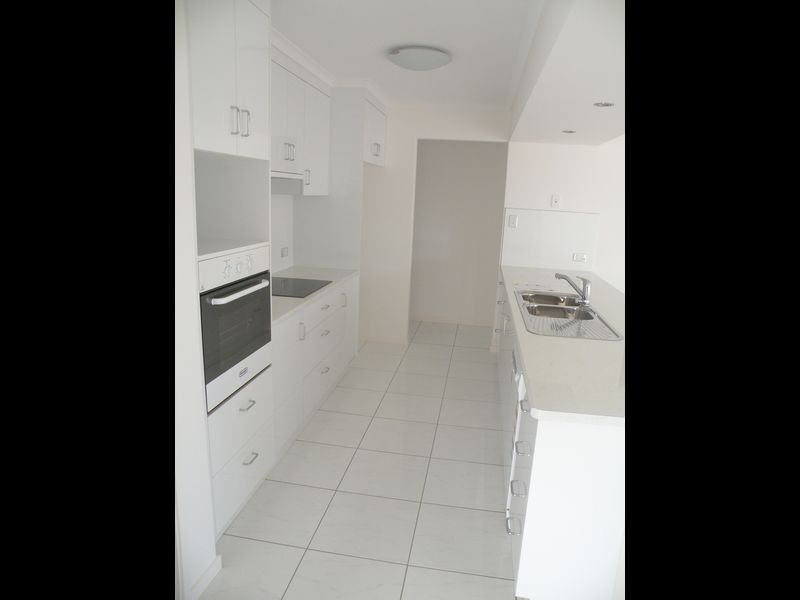 37 Bisdee Street, Coral Cove QLD 4670