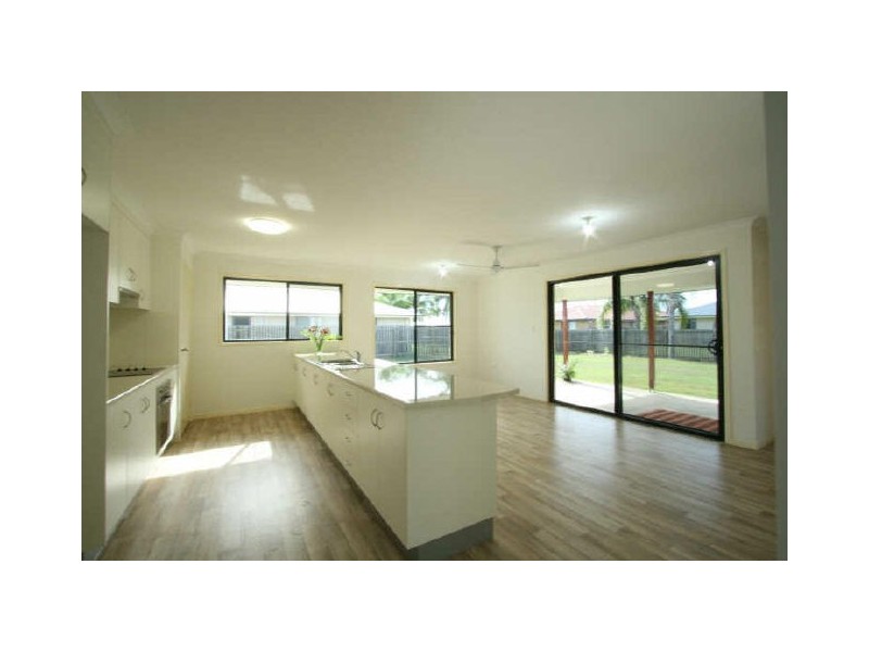 38 Paradise Avenue, Thabeban QLD 4670