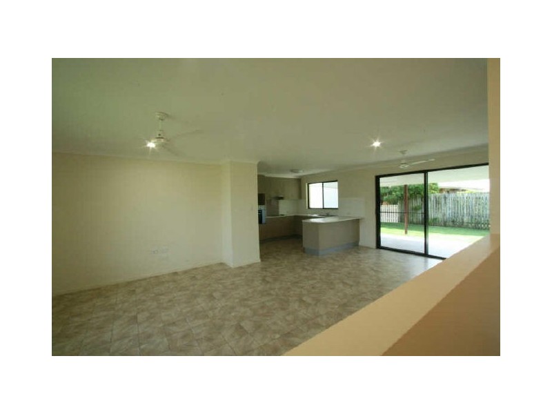 8 Ranch Street, Thabeban QLD 4670