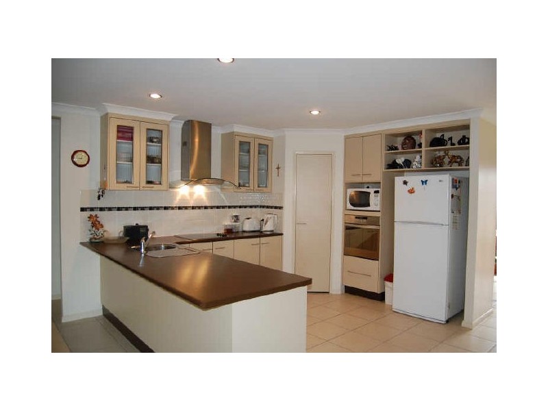 6 Voss Court, Millbank QLD 4670