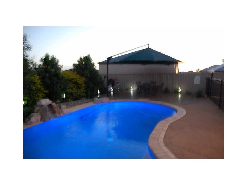 6 Harmony Court, Kalkie QLD 4670
