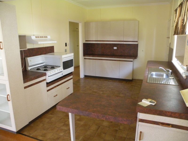 7 Lovejoy Street, Avenell Heights QLD 4670