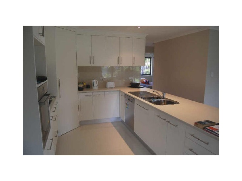 1 Churchward Street, Kepnock QLD 4670