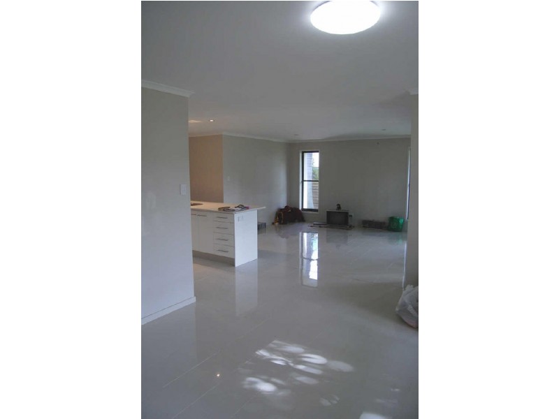 1 Churchward Street, Kepnock QLD 4670
