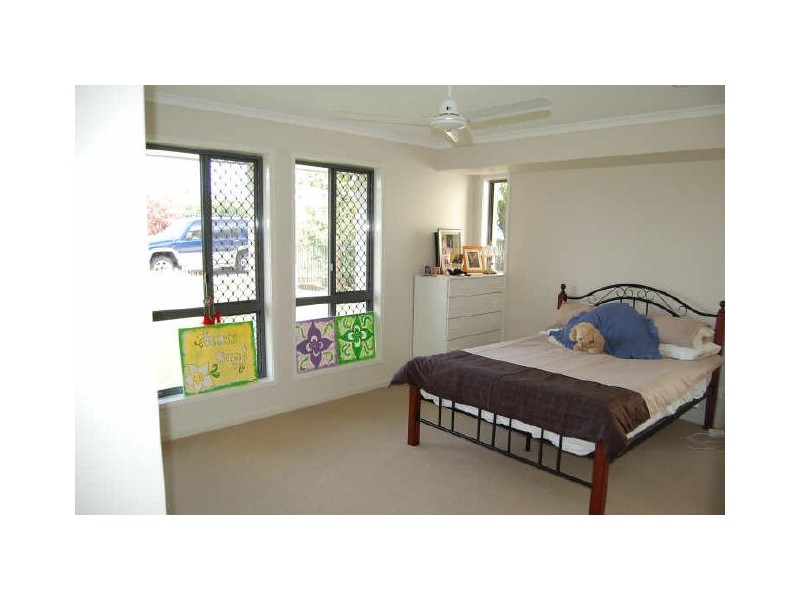 1 Churchward Street, Kepnock QLD 4670