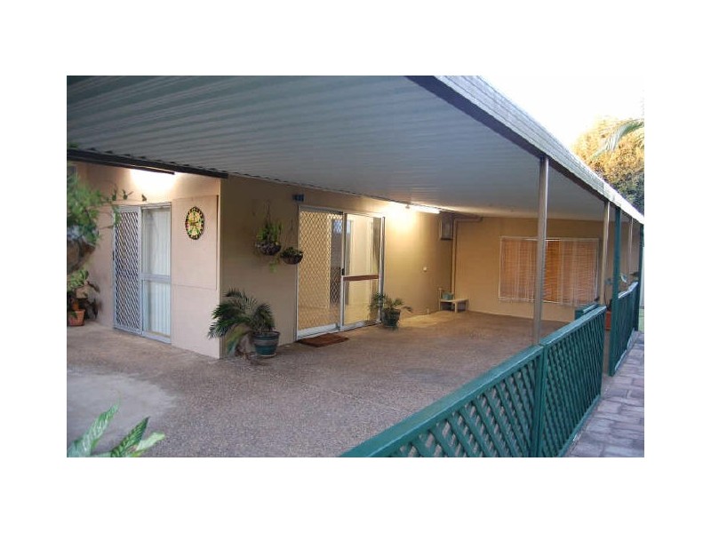 16 High Street, Walkervale QLD 4670