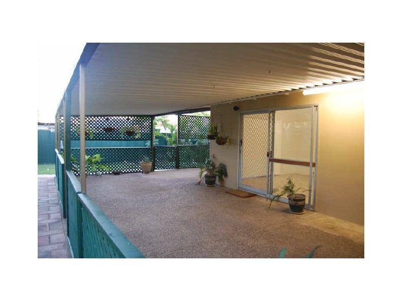 16 High Street, Walkervale QLD 4670