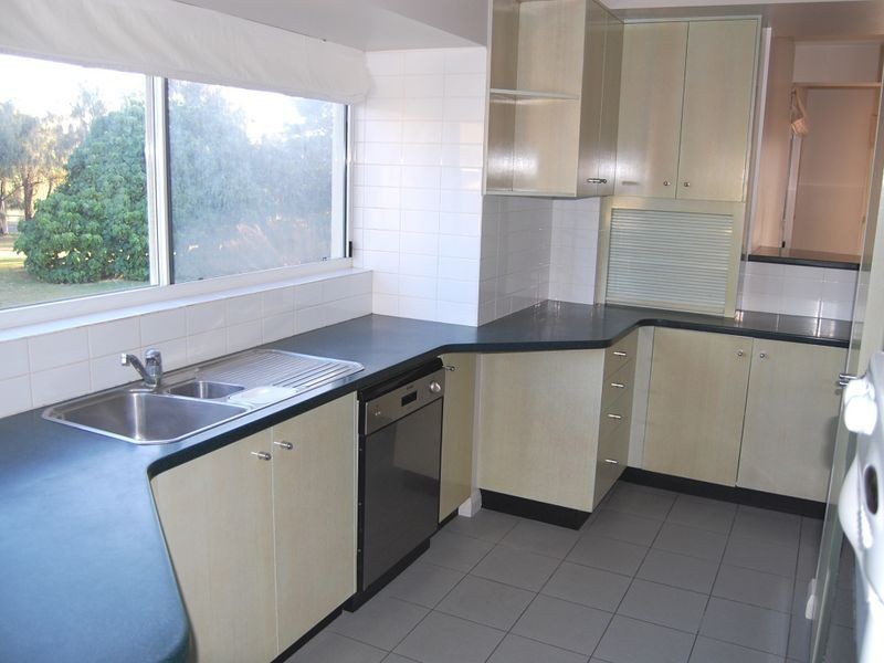 8/92 Miller Street, Bargara QLD 4670