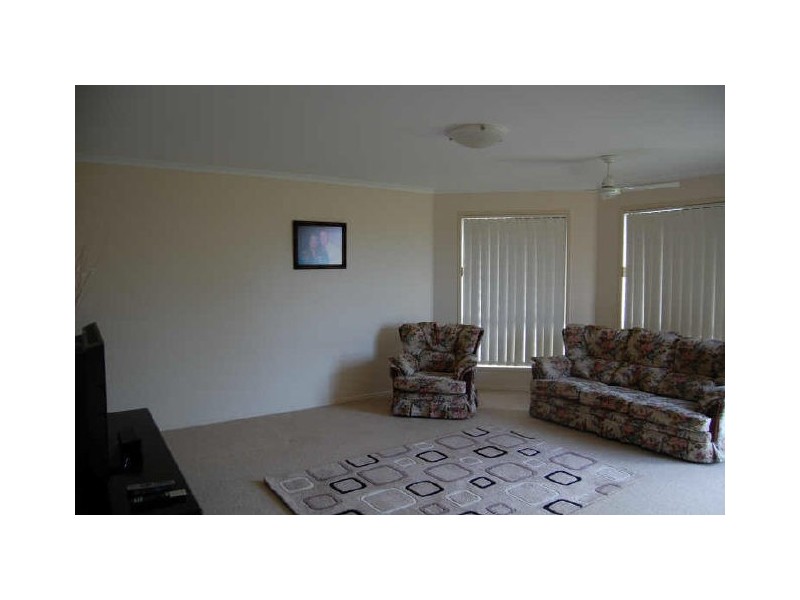 49 Searle Street, Thabeban QLD 4670