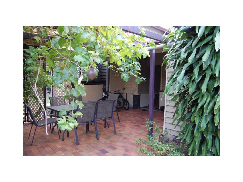 8 Buss Street, Bundaberg South QLD 4670