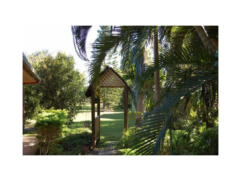 8 Jolley Lane, Thabeban QLD 4670