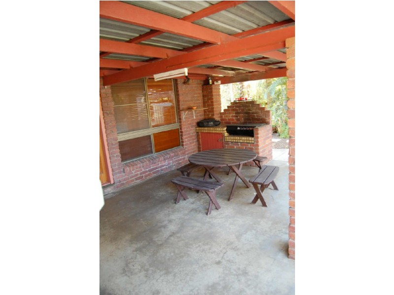 8 Jolley Lane, Thabeban QLD 4670