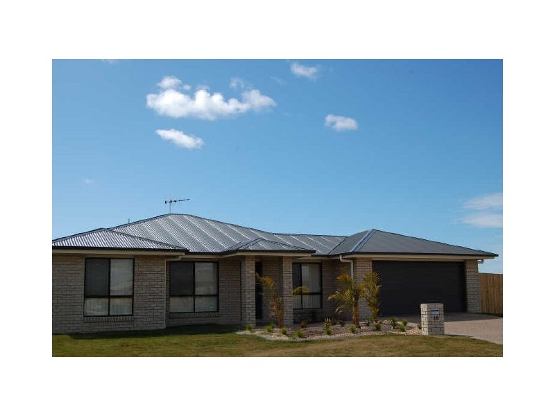 18 Blake Court, Thabeban QLD 4670