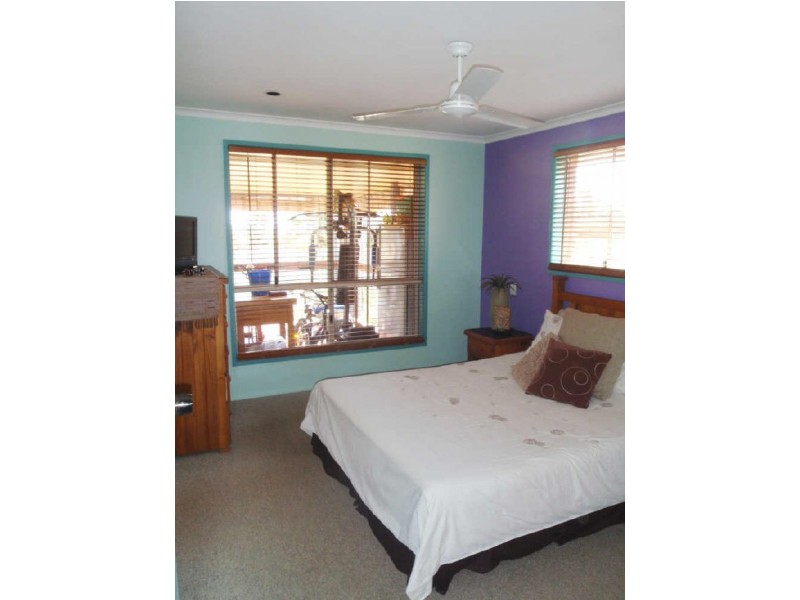 10 Linden Crescent, Qunaba, Bundaberg QLD 4670