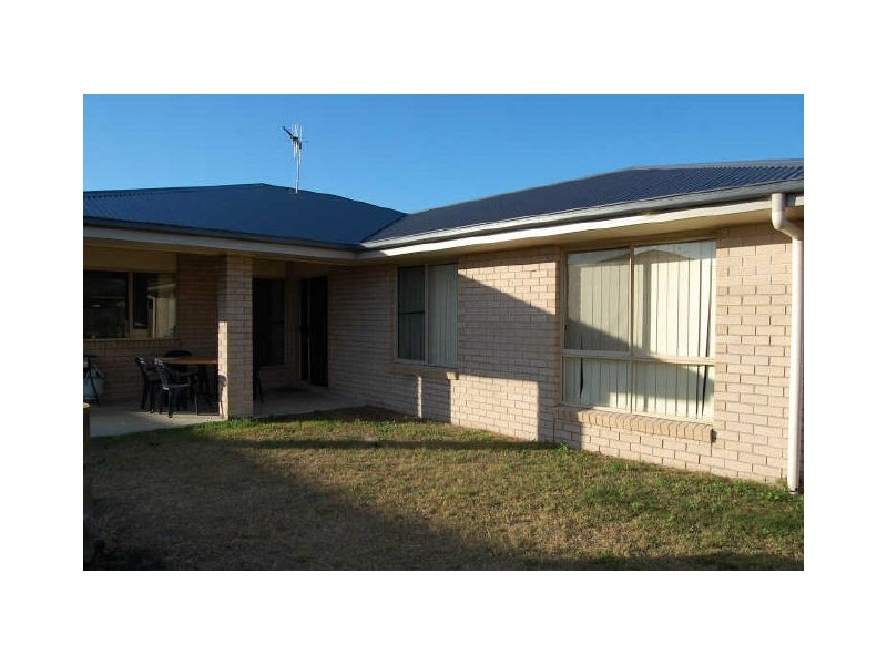 25 Dawson Avenue, Thabeban QLD 4670