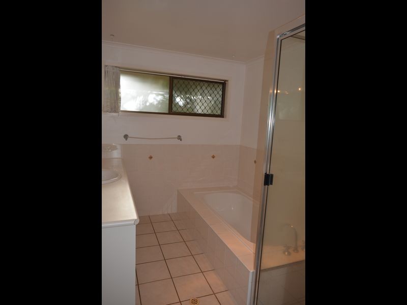 19 The Broadway, Avoca QLD 4670