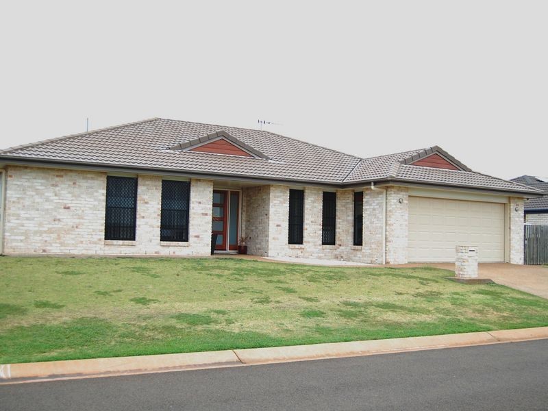 7 Toppers Drive, Coral Cove QLD 4670