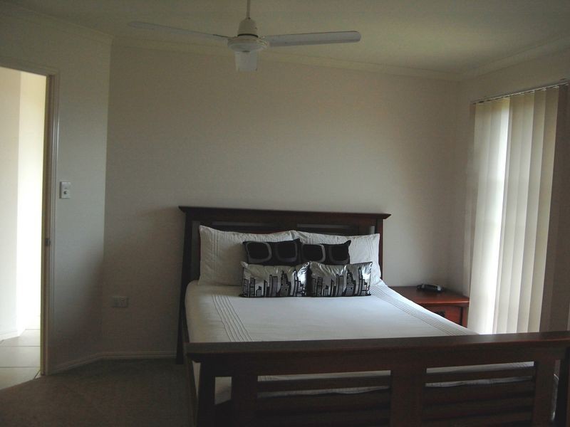 7 Toppers Drive, Coral Cove QLD 4670