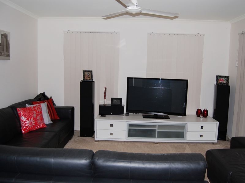 7 Toppers Drive, Coral Cove QLD 4670