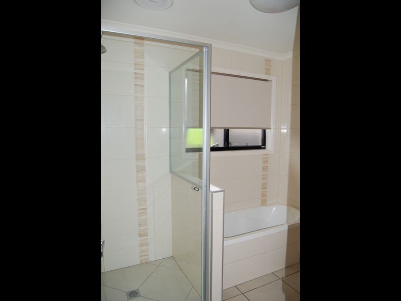 7 Toppers Drive, Coral Cove QLD 4670