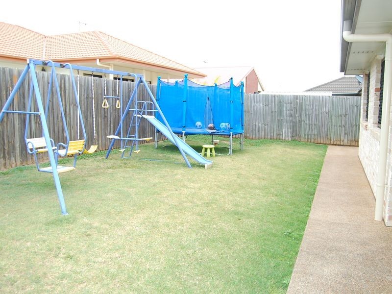 7 Toppers Drive, Coral Cove QLD 4670