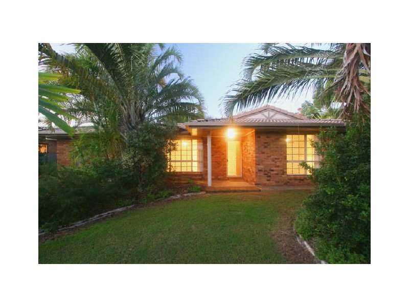 8 Tea Tree Court, Moore Park Beach QLD 4670