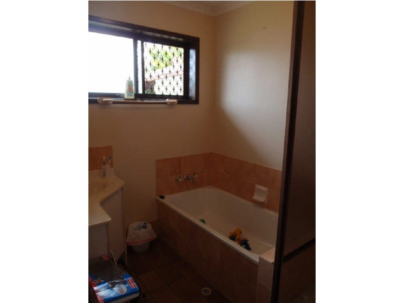 94 Fe Walker Street, Kepnock QLD 4670