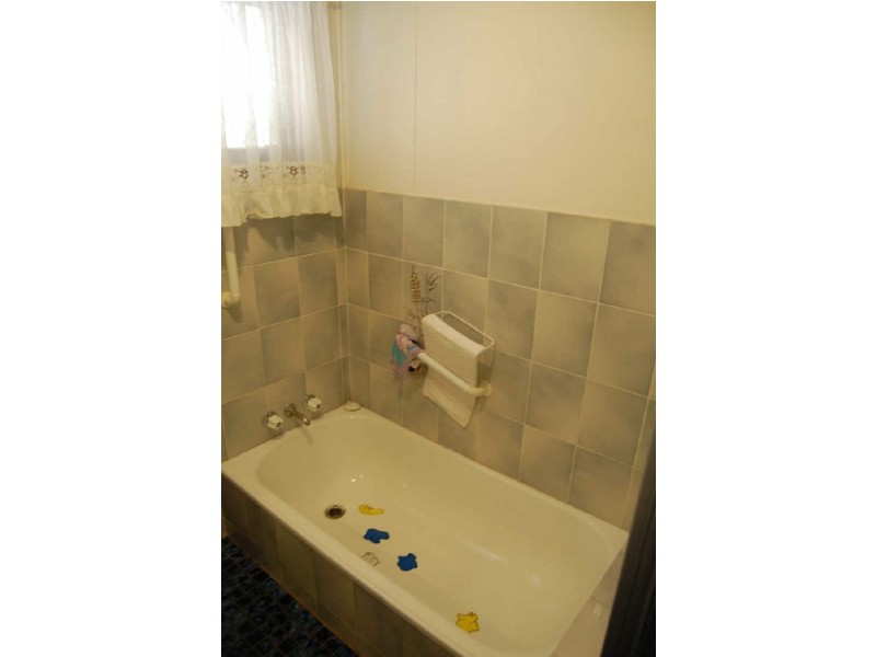 18 Sunset Drive, Thabeban QLD 4670