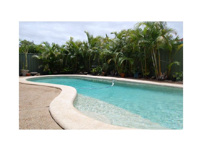 19 Strathdee Avenue, Bundaberg South QLD 4670