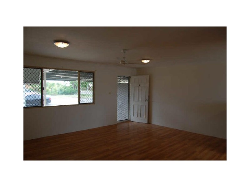 2/1 Finnis Street, Avenell Heights QLD 4670