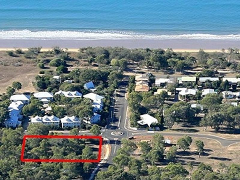 Moore Park Beach QLD 4670