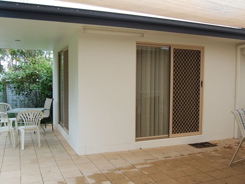 22 Palm Court, Moore Park Beach QLD 4670