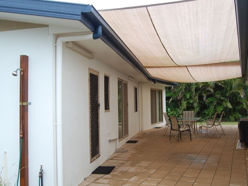 22 Palm Court, Moore Park Beach QLD 4670