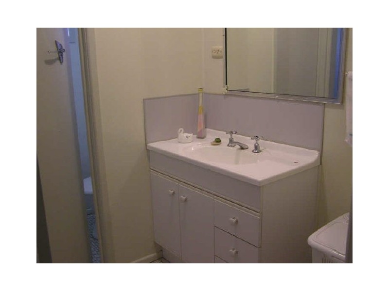 121 Sims Road, Avenell Heights QLD 4670