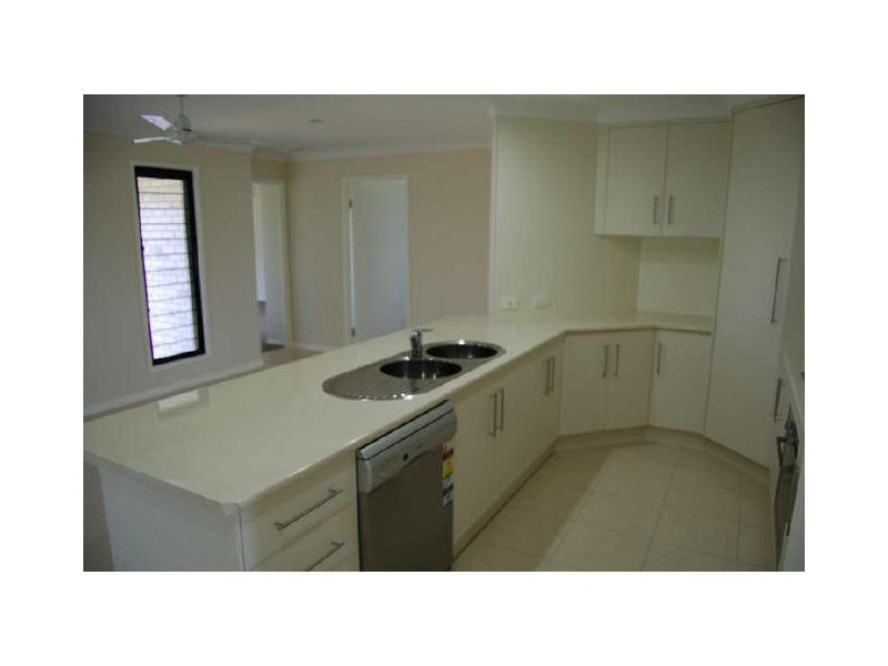 16 Green Avenue, Branyan QLD 4670